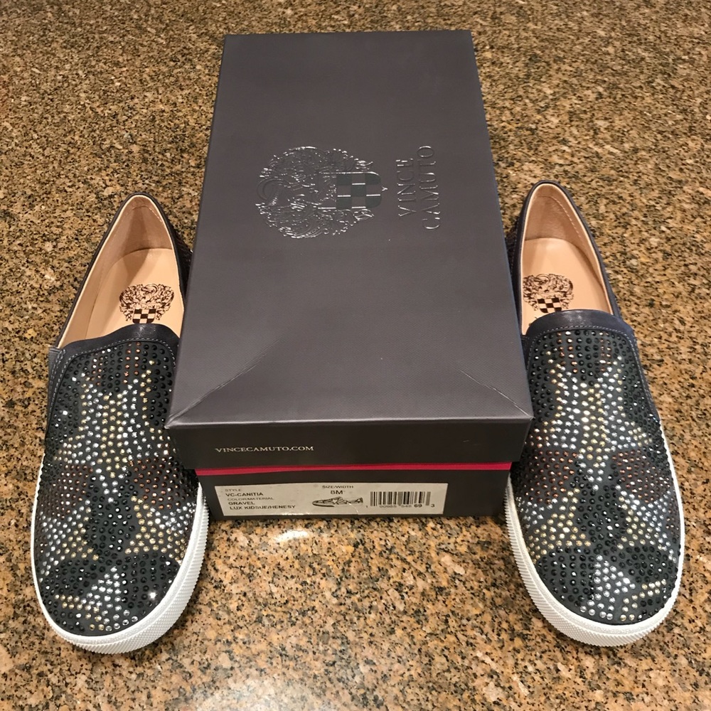 Vince Camuto slip ons 8M